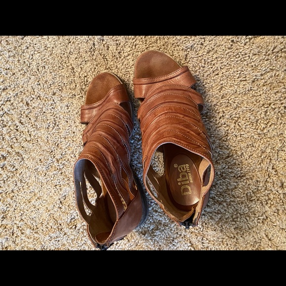 Diba size 8 slightly heeled sandals - Picture 6 of 6